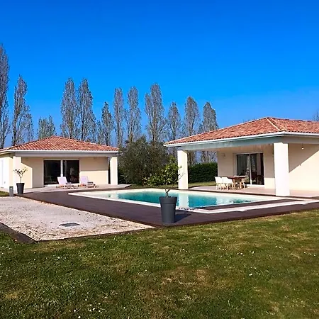 D'hotes Ama Bed & Breakfast 3*