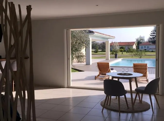 D'hotes Ama Bed & Breakfast 3*